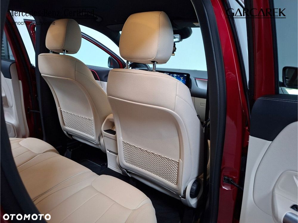 Mercedes-Benz GLA - 22