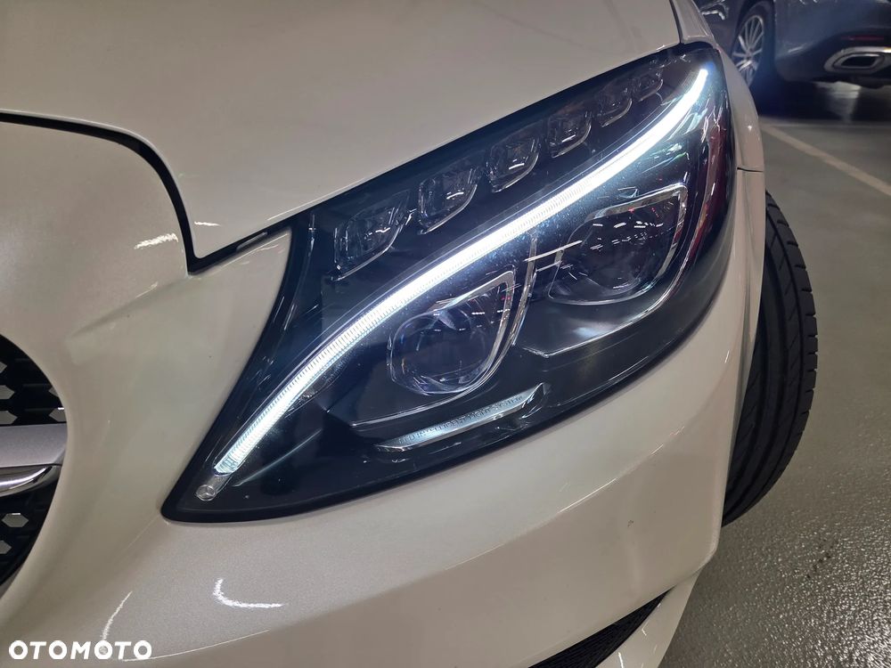 Mercedes-Benz Klasa C 200 4-Matic 9G-TRONIC - 34