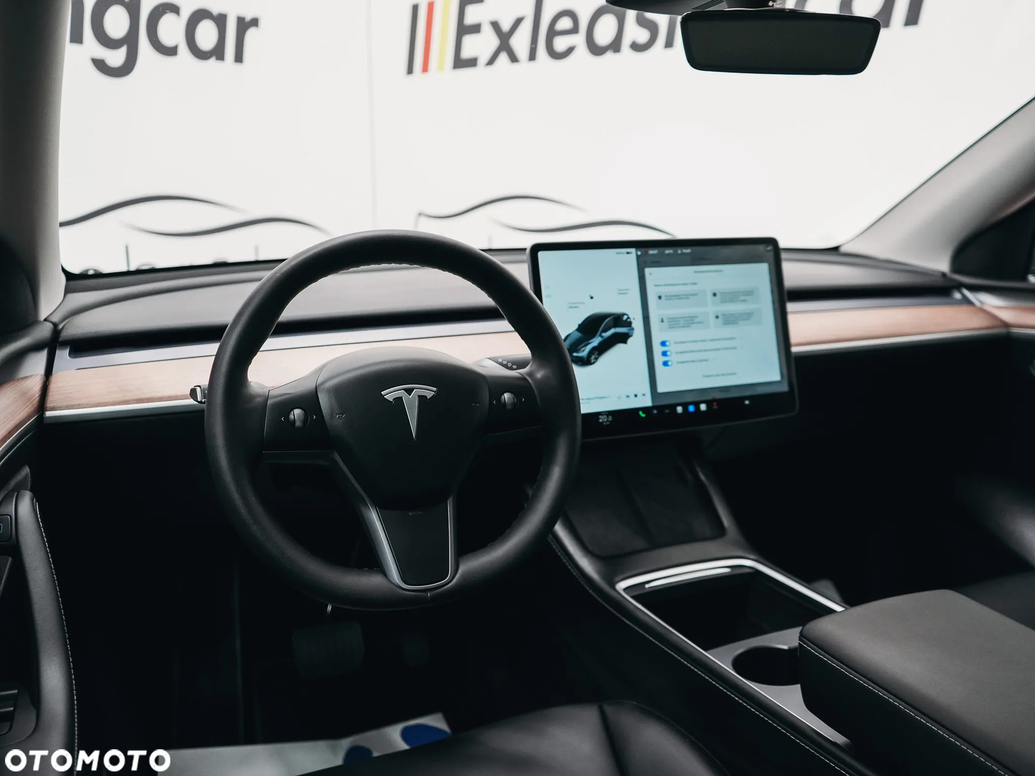 Tesla Y Model Long Range Dual Motor AWD - 18