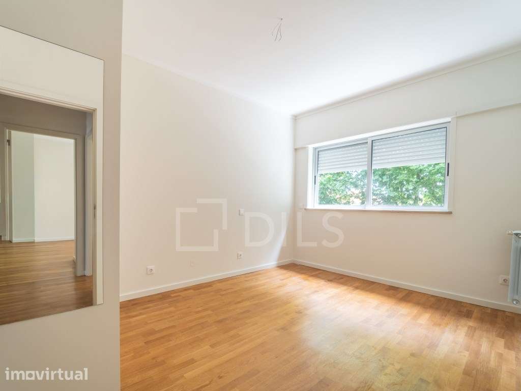 Apartamento T4 totalmente remodelado a 100 metros da praia, Foz - Grande imagem: 4/34