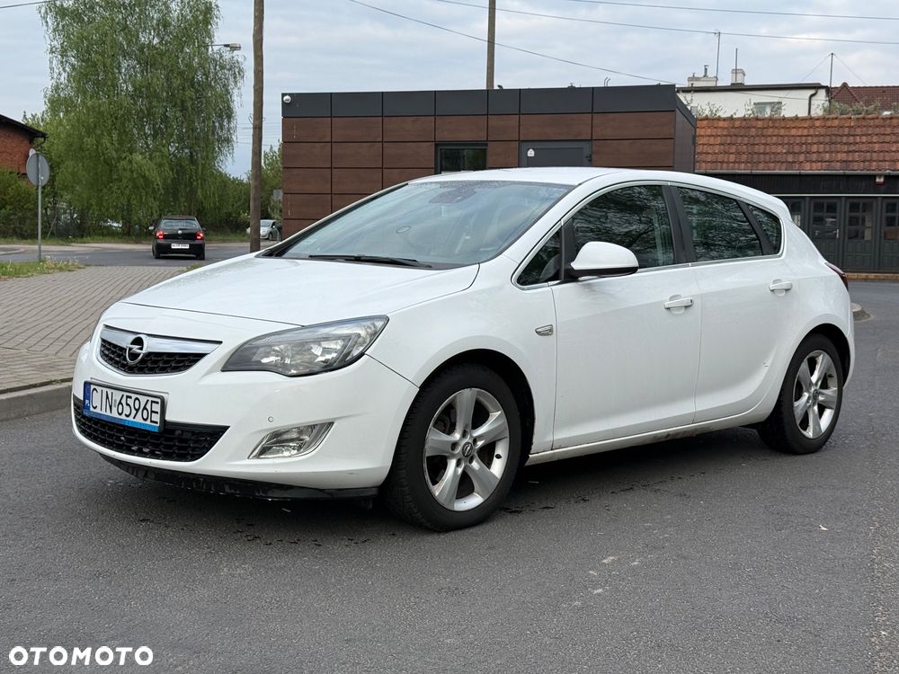 Opel Astra 2.0 CDTI Cosmo - 1