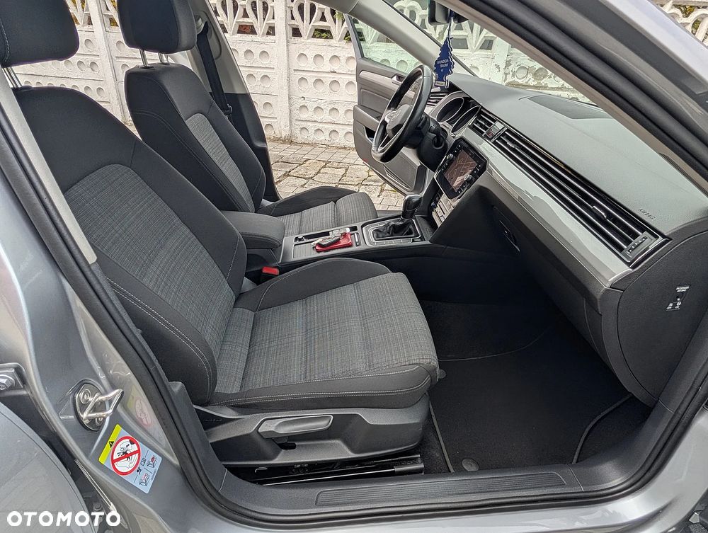 Volkswagen Passat 2.0 TDI SCR DSG - 26