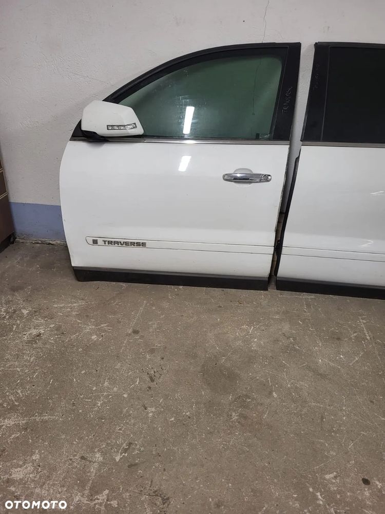 Chevrolet traverse drzwi kompletne - 10