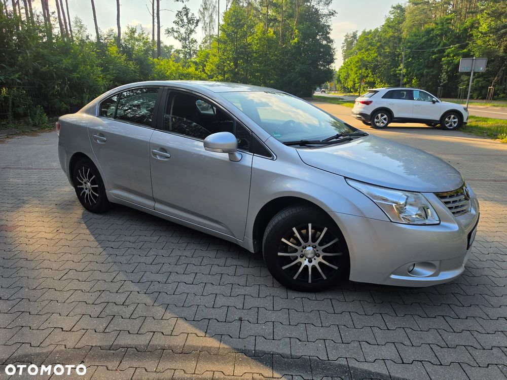Toyota Avensis 1.8 Executive - 19
