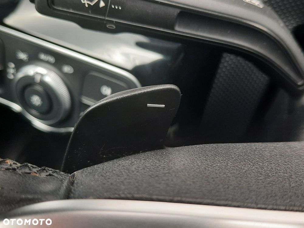 Mercedes-Benz CLA 250 Progressive 7G-DCT - 38