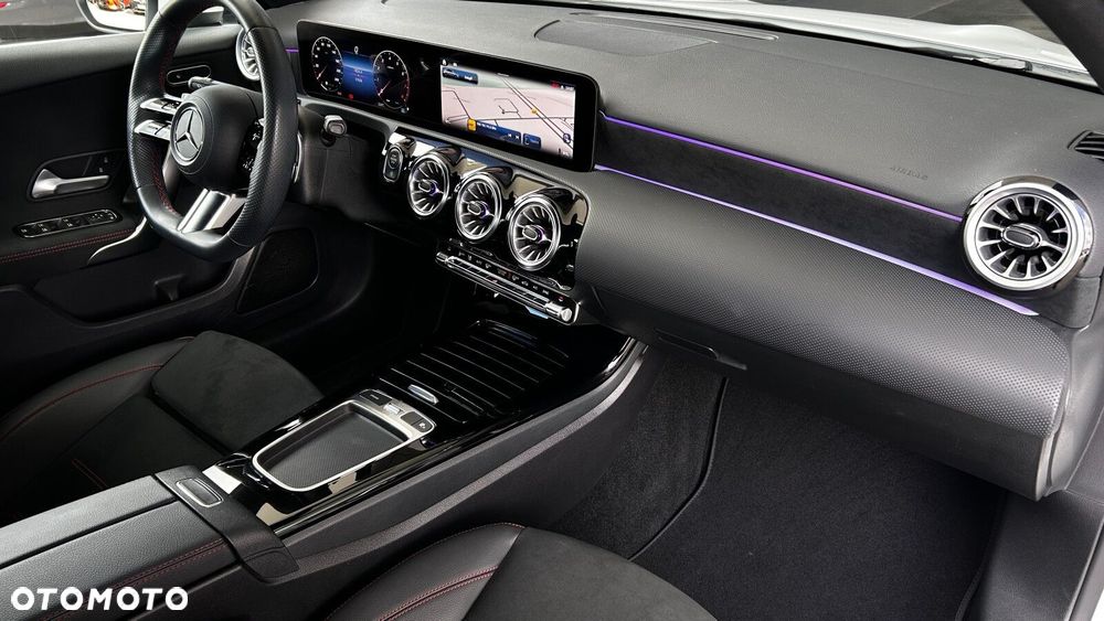 Mercedes-Benz Klasa A 200 AMG Line 7G-DCT - 22