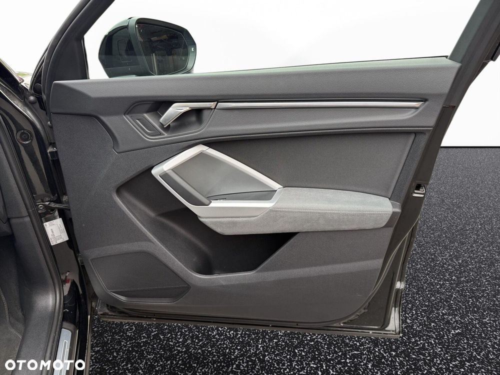 Audi Q3 - 24