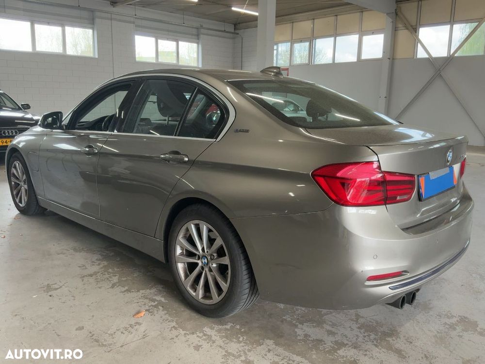 BMW Seria 3 330e iPerformance Sport Line - 6