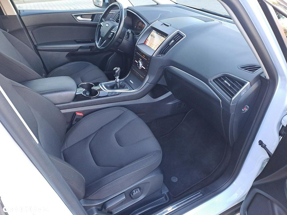 Ford S-Max - 14
