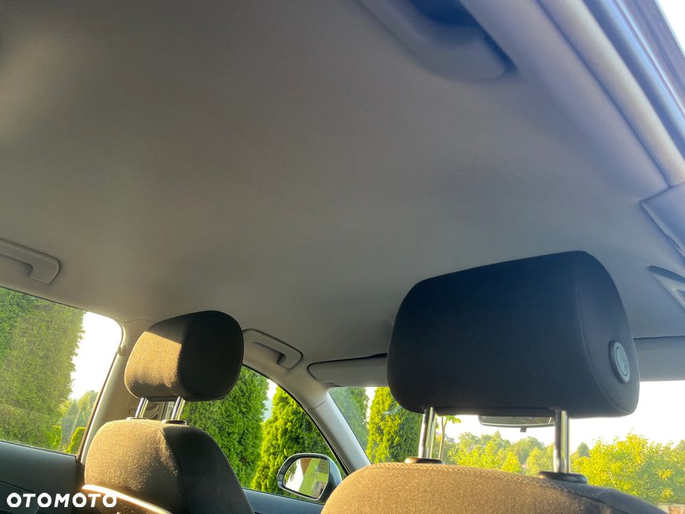Audi A3 Sportback 1.6 TDI DPF Ambiente - 23