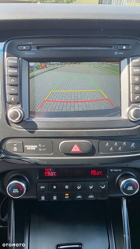 Kia Carens 1.6 GDI S 7os - 24