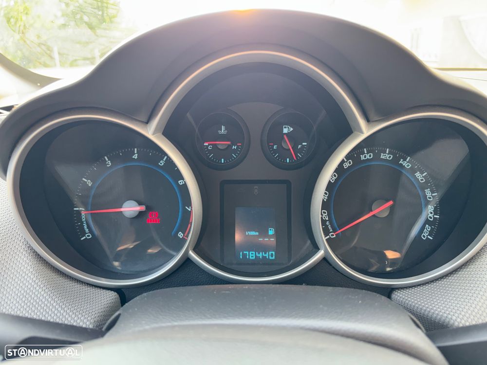 Chevrolet Cruze 1.6 LS - 15