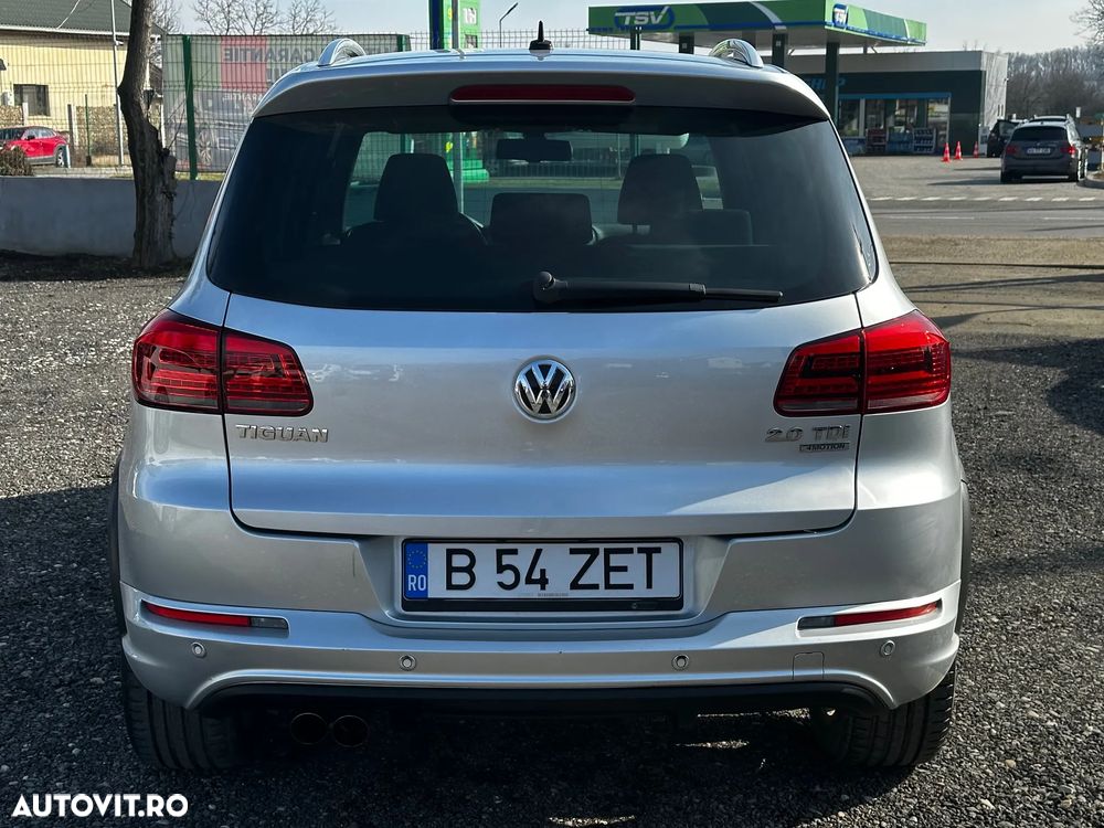 Volkswagen Tiguan 2.0 TDI 4Motion DSG Sport & Style - 2