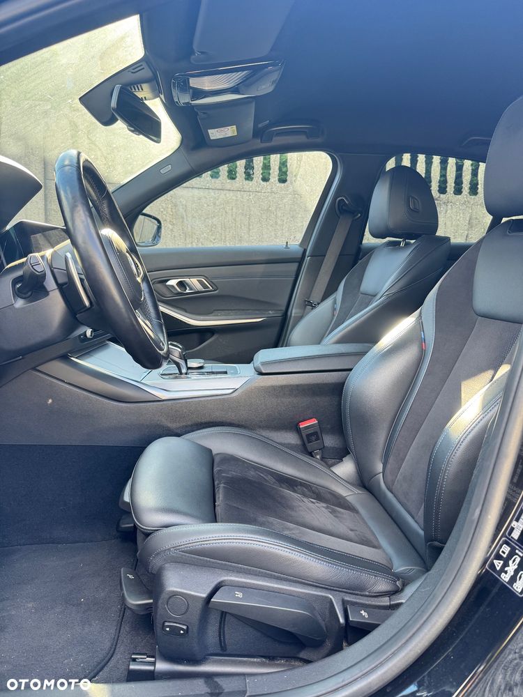 BMW Seria 3 320d xDrive M Sport - 13