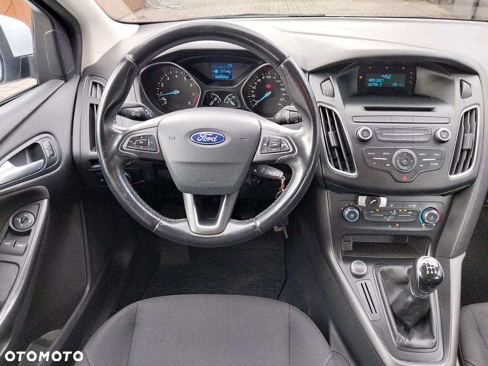 Ford Focus 1.6 Trend - 18