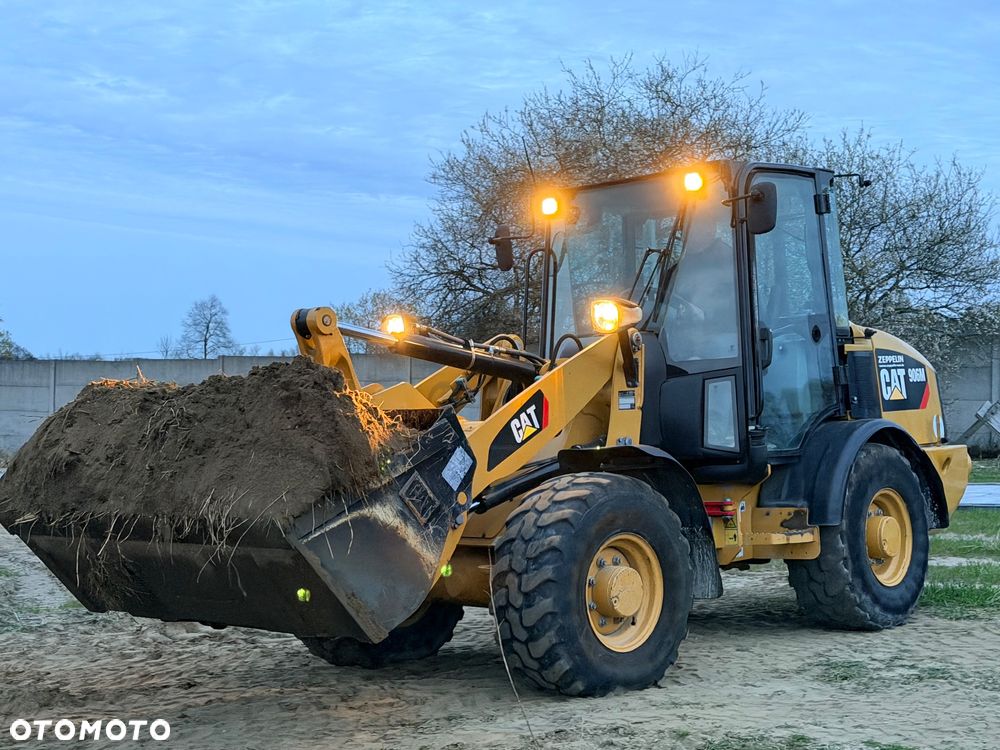 Caterpillar ŁADOWARKA CAT 906M 906 907 908 łyżka pług widły  Liebherr 506 Volvo L25 - 19