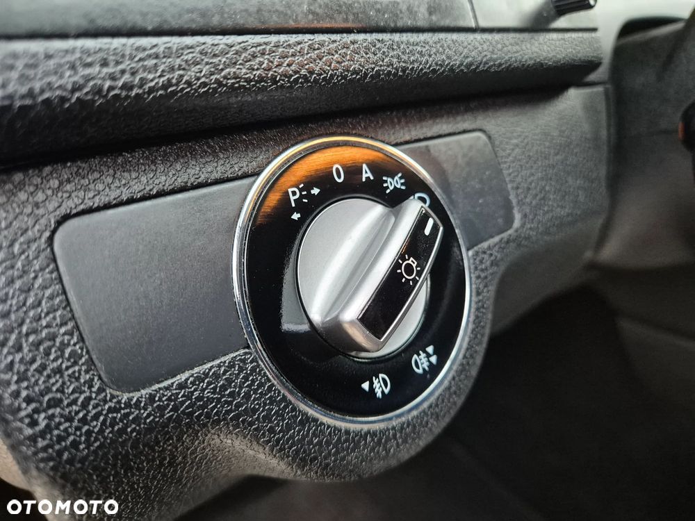 Mercedes-Benz Klasa C 180 Kompressor Automatik BlueEFFICIENCY Avantgarde - 12