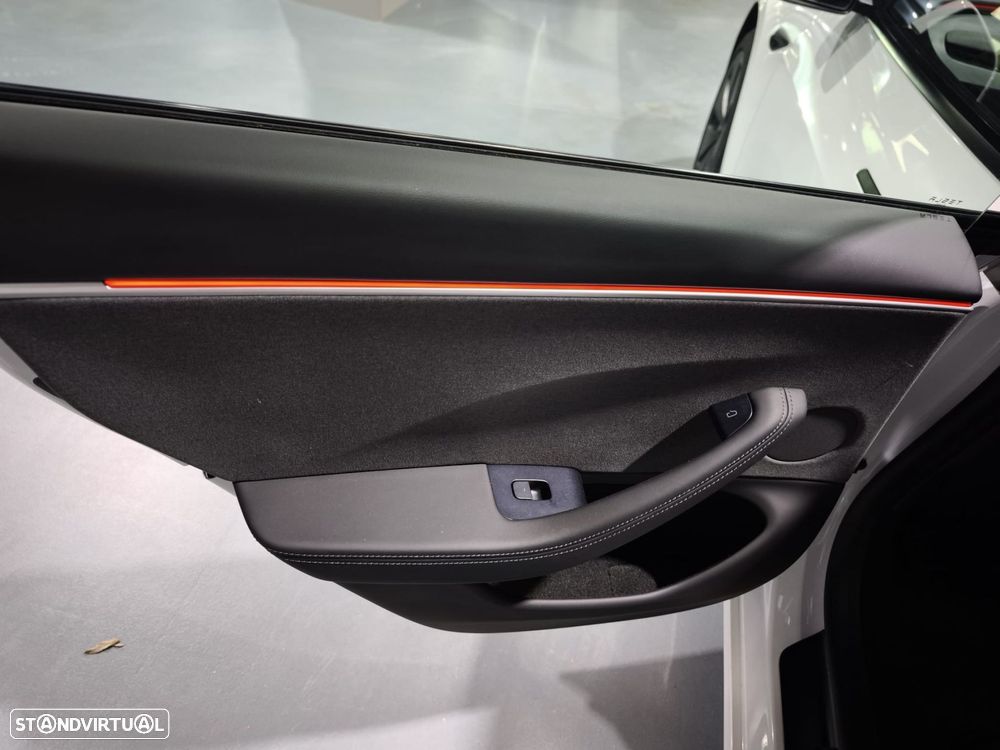 Tesla Model 3 Tração Traseira Standard - 11