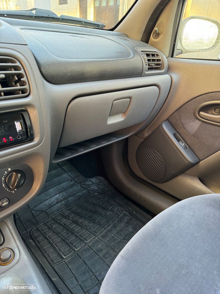 Renault Clio 1.2 - 13