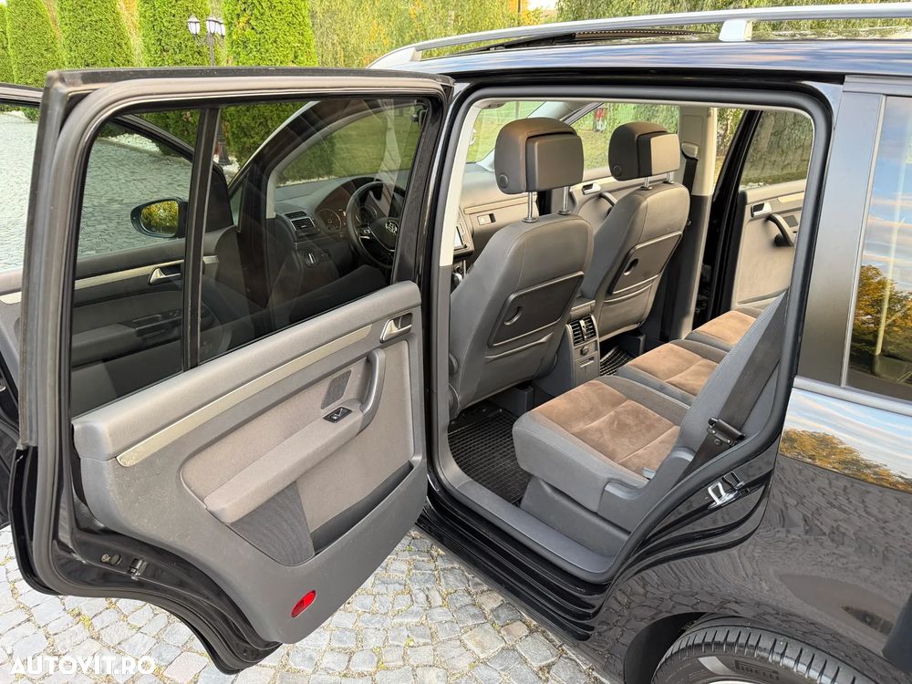 Volkswagen Touran 2.0 TDI DSG Highline - 10