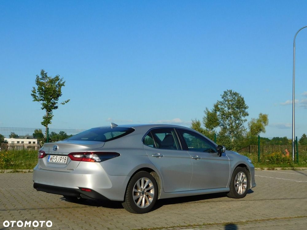 Toyota Camry - 3