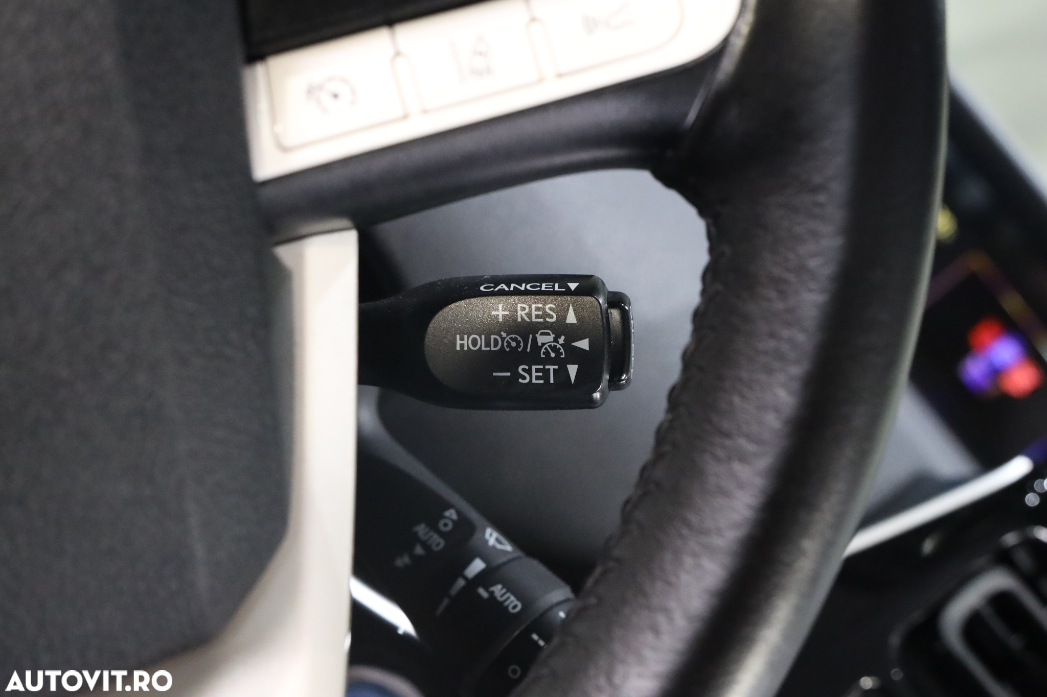 Toyota Prius 1.8 Dual VVT-i Sol - 26