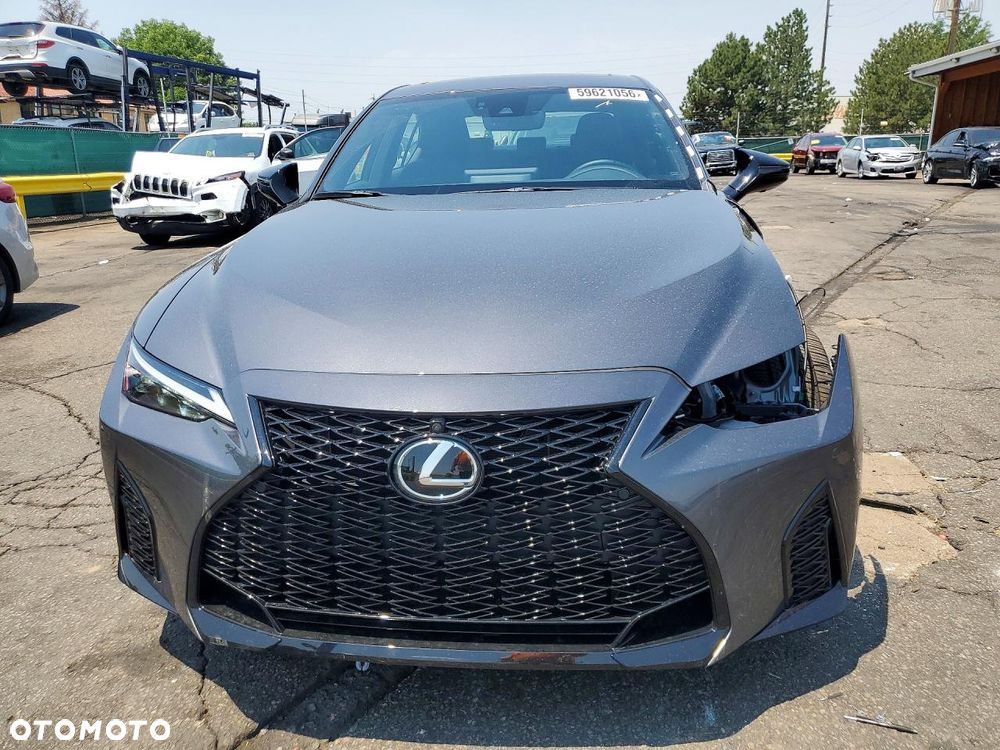 Lexus IS - 2