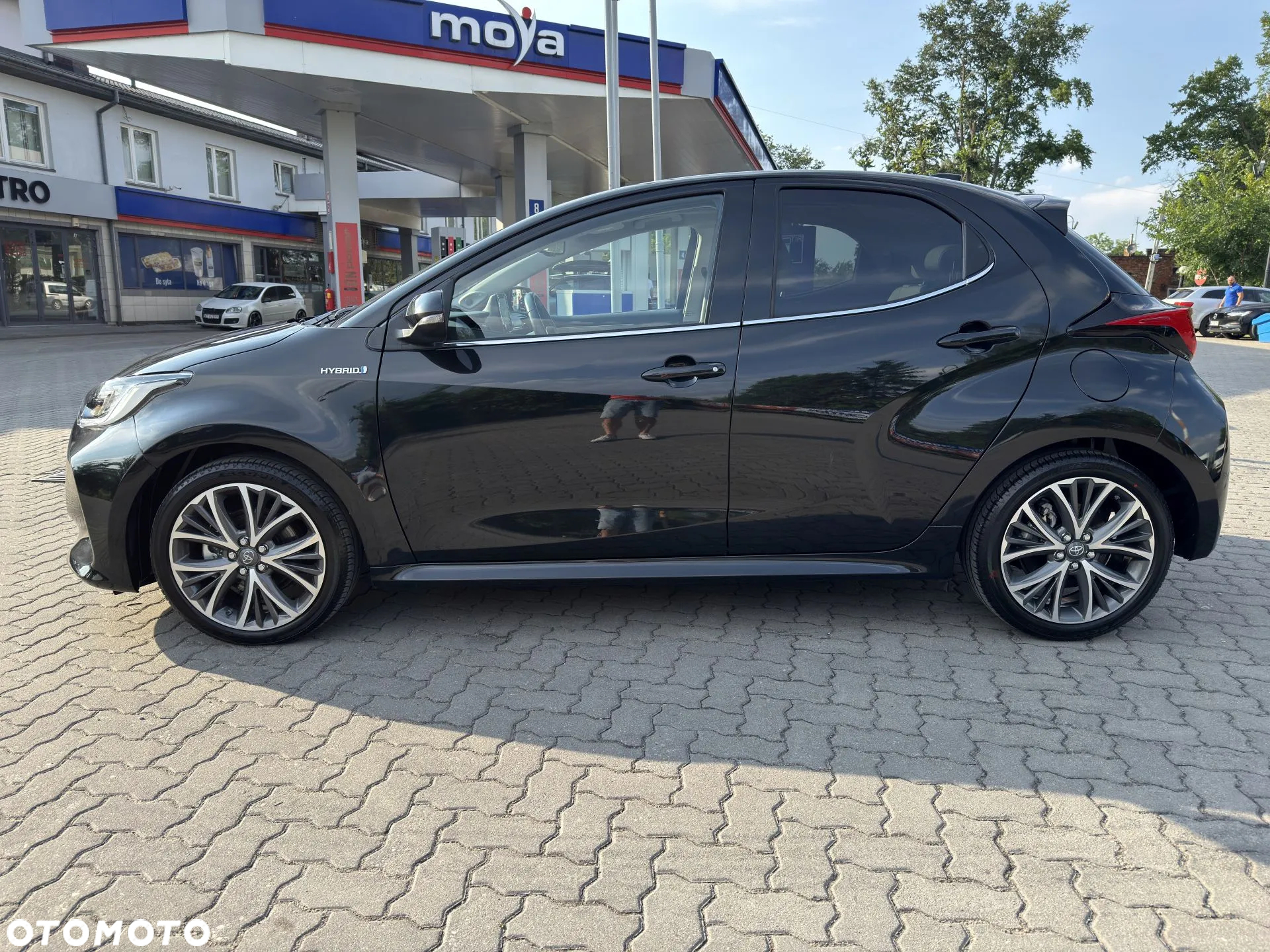 Toyota Yaris Hybrid 116 1.5 VVT-i Black&White - 6