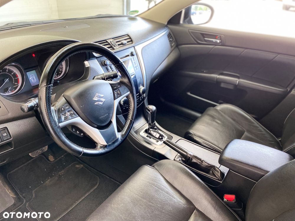 Suzuki Kizashi 2.4 Sport 4WD CVT - 9