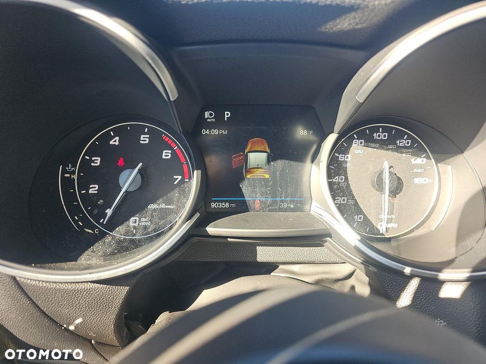 Alfa Romeo Stelvio 2.0 Turbo 16V AT8-Q4 Ti - 11