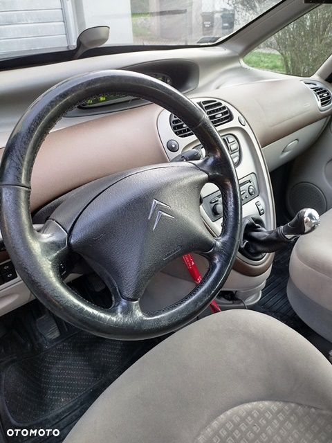 Citroën Xsara Picasso 1.6 HDI SX - 10