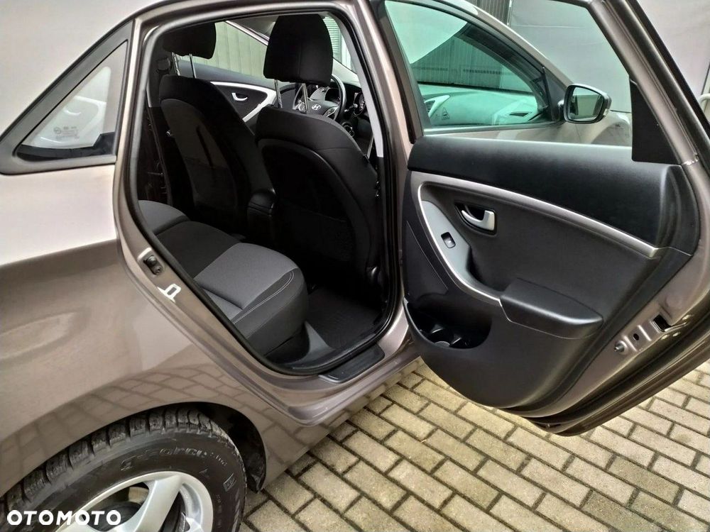 Hyundai i30 1.6 GDI BlueDrive Classic + - 22