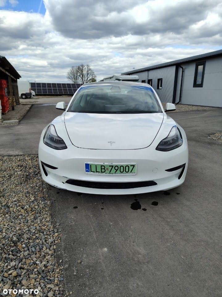 Tesla Model 3 - 8