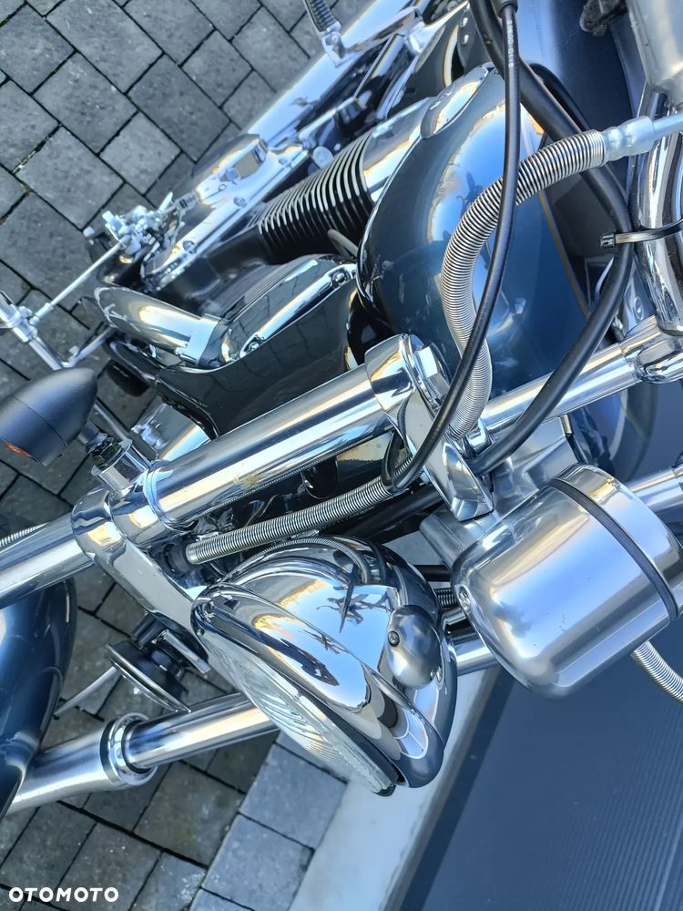 Suzuki Intruder - 17