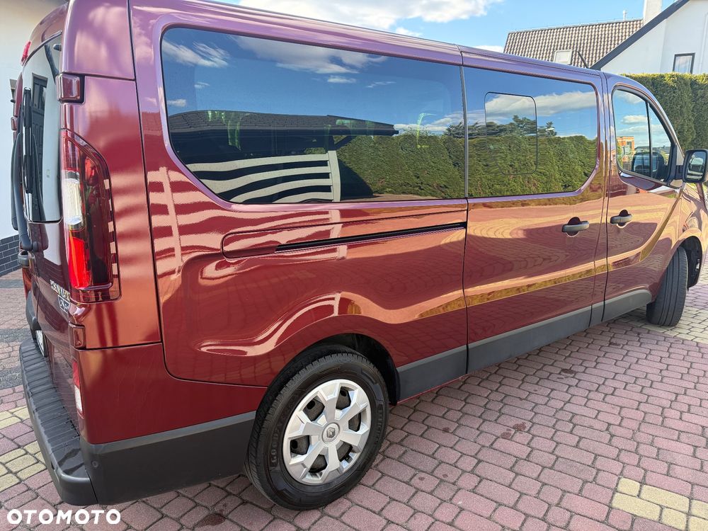 Renault Trafic 2.0 dCi - 11