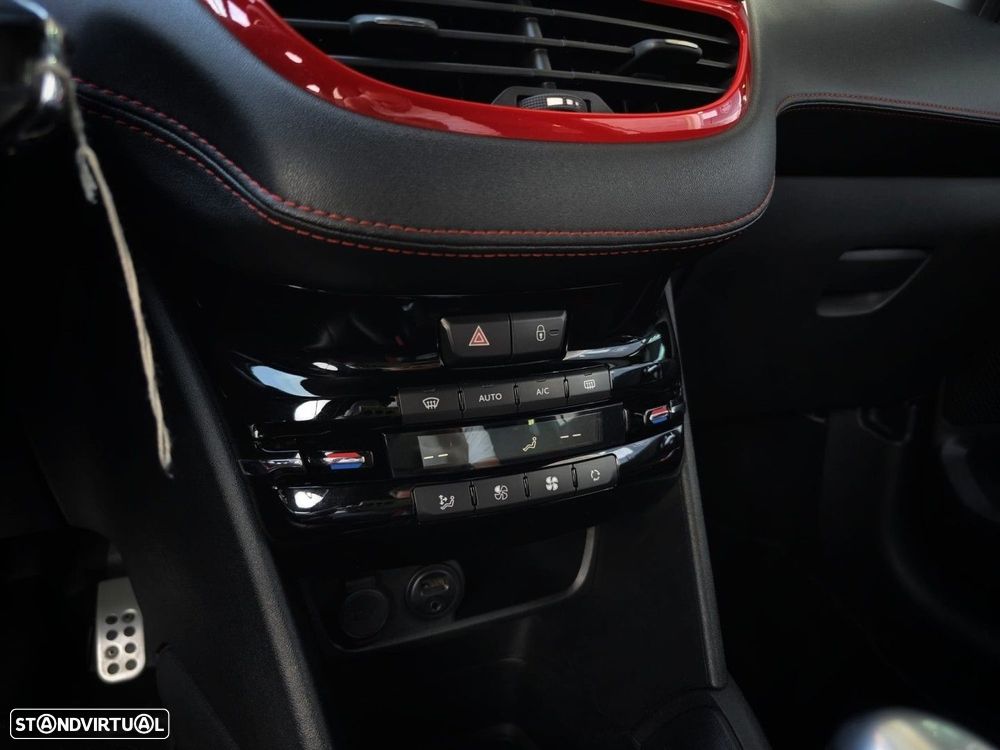 Peugeot 208 1.6 THP GTi - 18