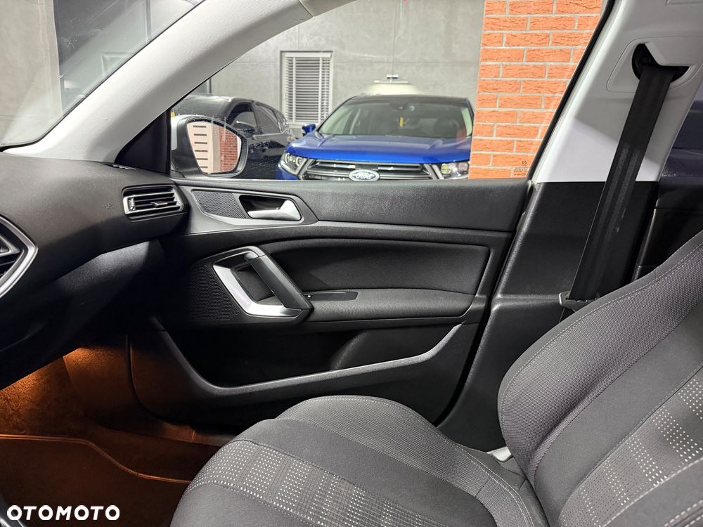 Peugeot 308 - 25