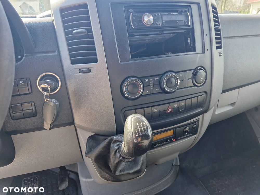 Mercedes-Benz SPRINTER - 12