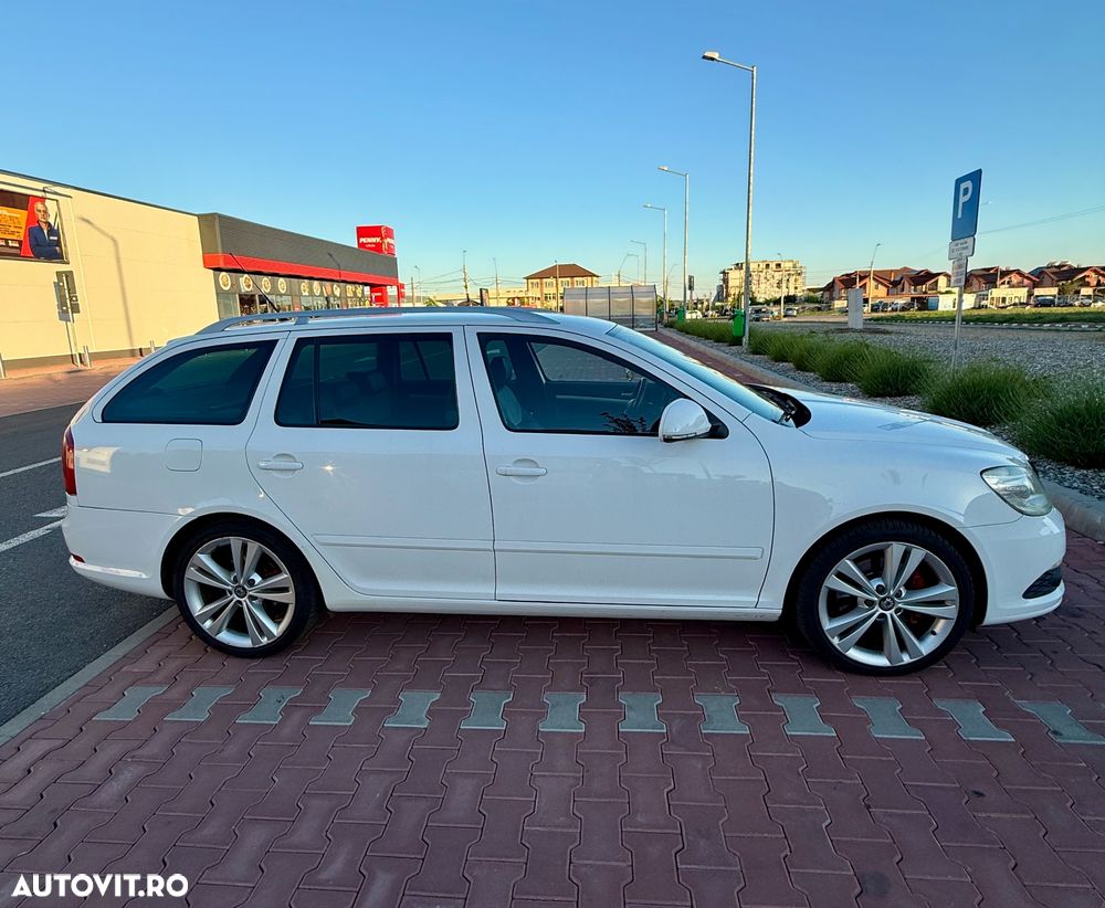Skoda Octavia 2.0 TDI CR DPF DSG RS - 18