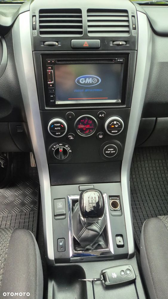 Suzuki Grand Vitara 2.4 De Luxe - 14