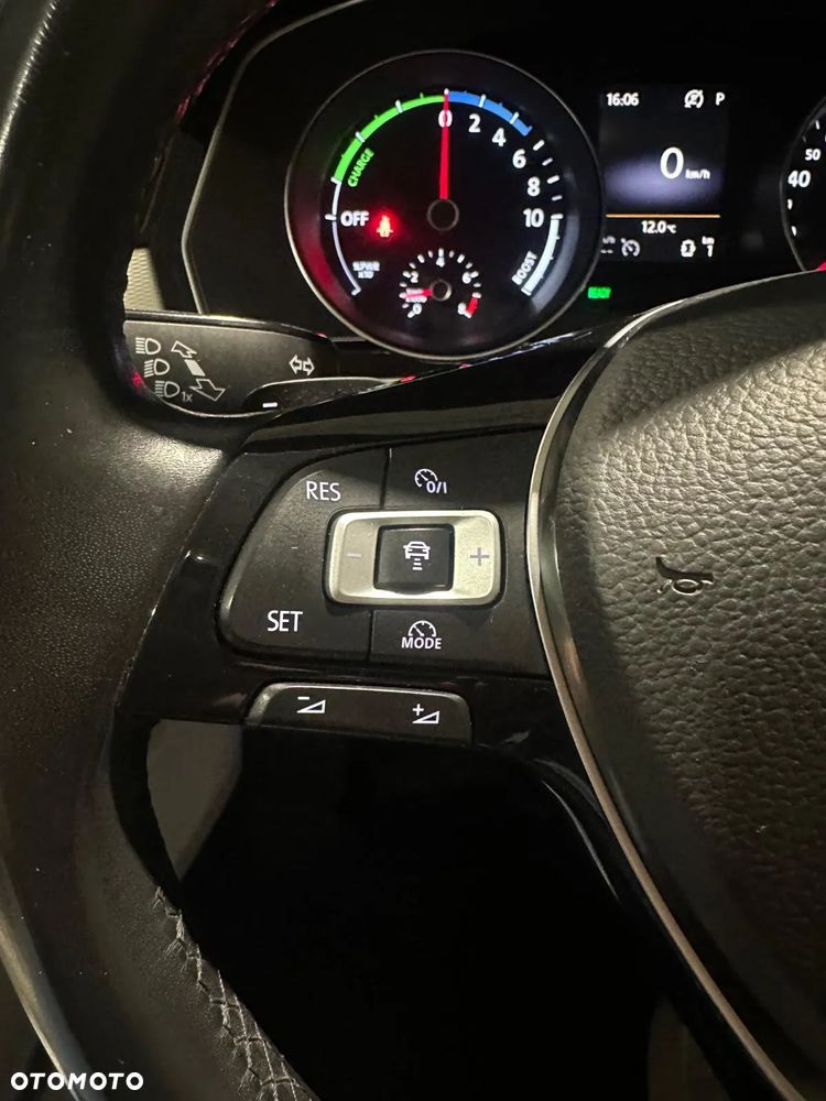 Volkswagen Passat - 15