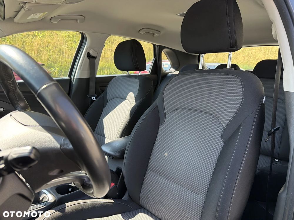 Hyundai i30 1.5 DPI Classic + - 14