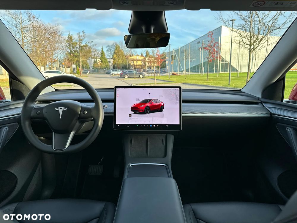 Tesla Y Long Range AWD - 8