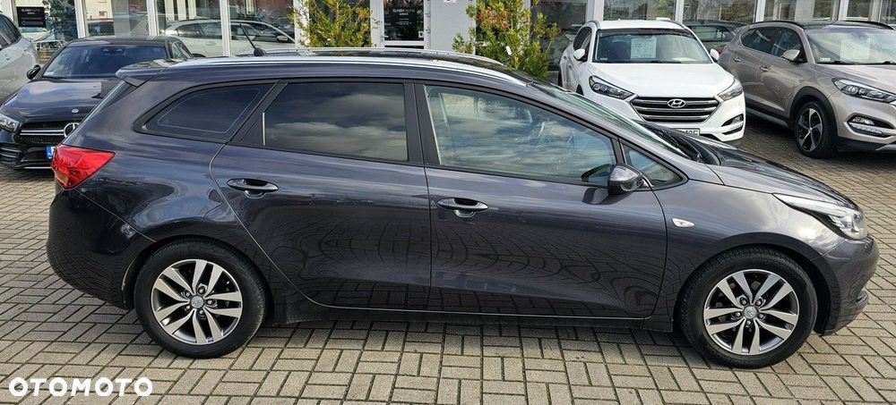 Kia Ceed 1.6 CRDi 128 ISG SW Dream-Team Edition - 4