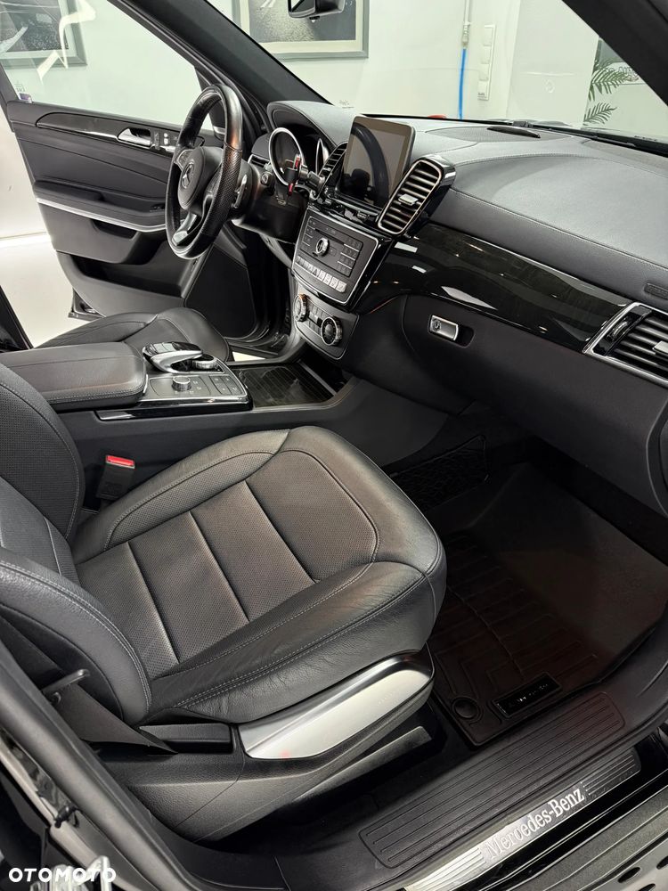 Mercedes-Benz GLS 500 4Matic 9G-TRONIC AMG Line - 17