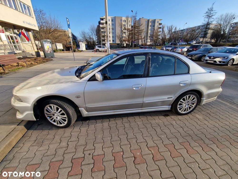 Mitsubishi Galant - 3