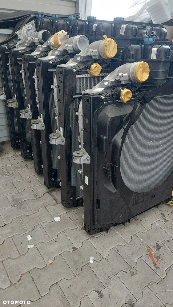 MAN TGS TG3 NOWY MODEL CHŁODNICA CHŁODNICE KOMPLET - 9