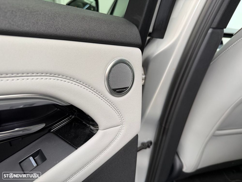 Land Rover Range Rover Evoque P300e R-Dynamic HSE - 27