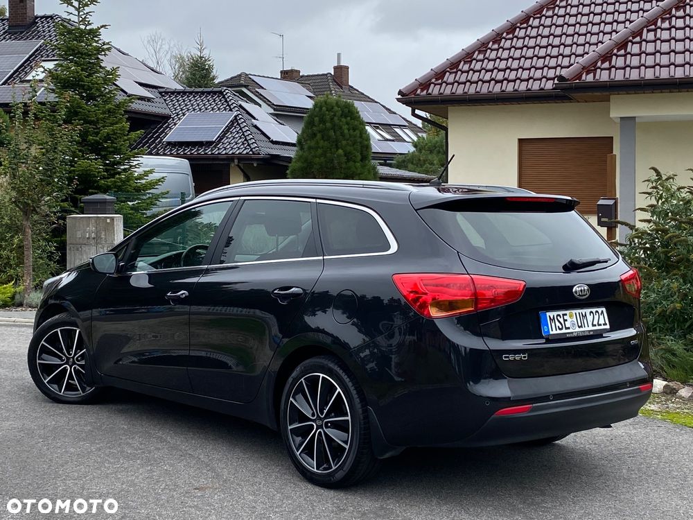 Kia Ceed 1.6 CRDi 128 ISG SW Spirit - 12