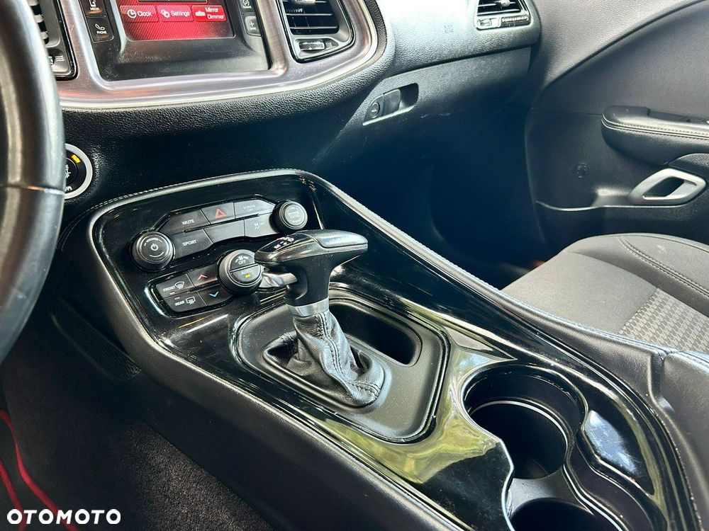 Dodge Challenger - 21